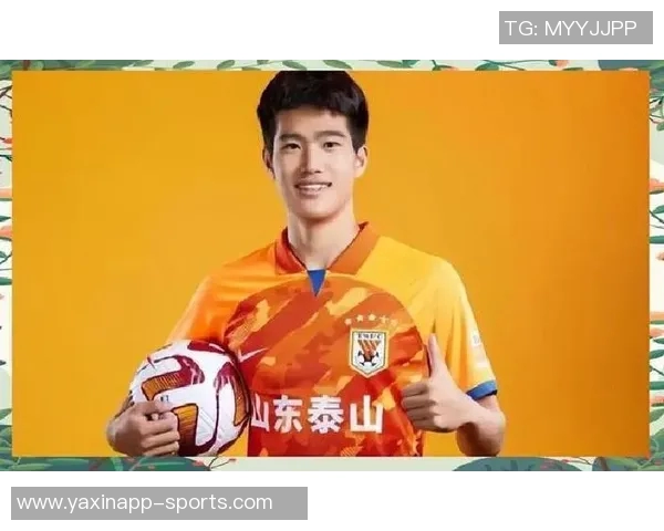 泰山小将彭啸庆祝20岁生日中超首秀成最珍贵礼物感谢韩鹏指导的信任与支持