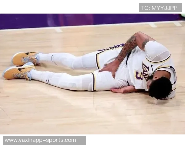 浓眉因伤缺阵六周阿里纳斯感叹球员小伤频发现象令人担忧